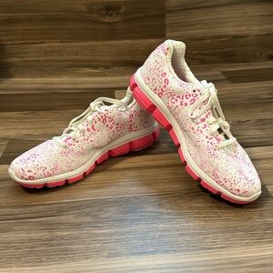 Addidas Leopard White Neon Pink Climachill Askin Tie Up Running Sneakers 7 1/2